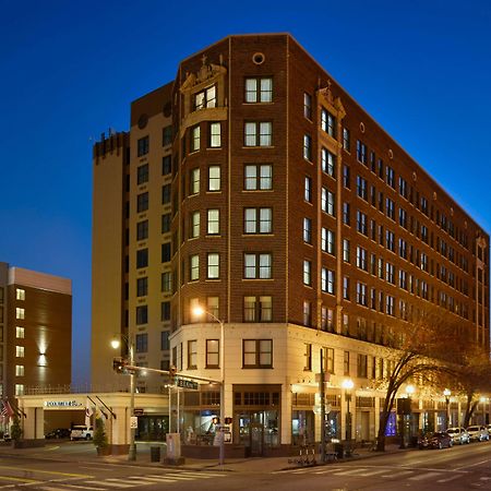 Hotel Doubletree By Hilton Memphis Downtown Esterno foto