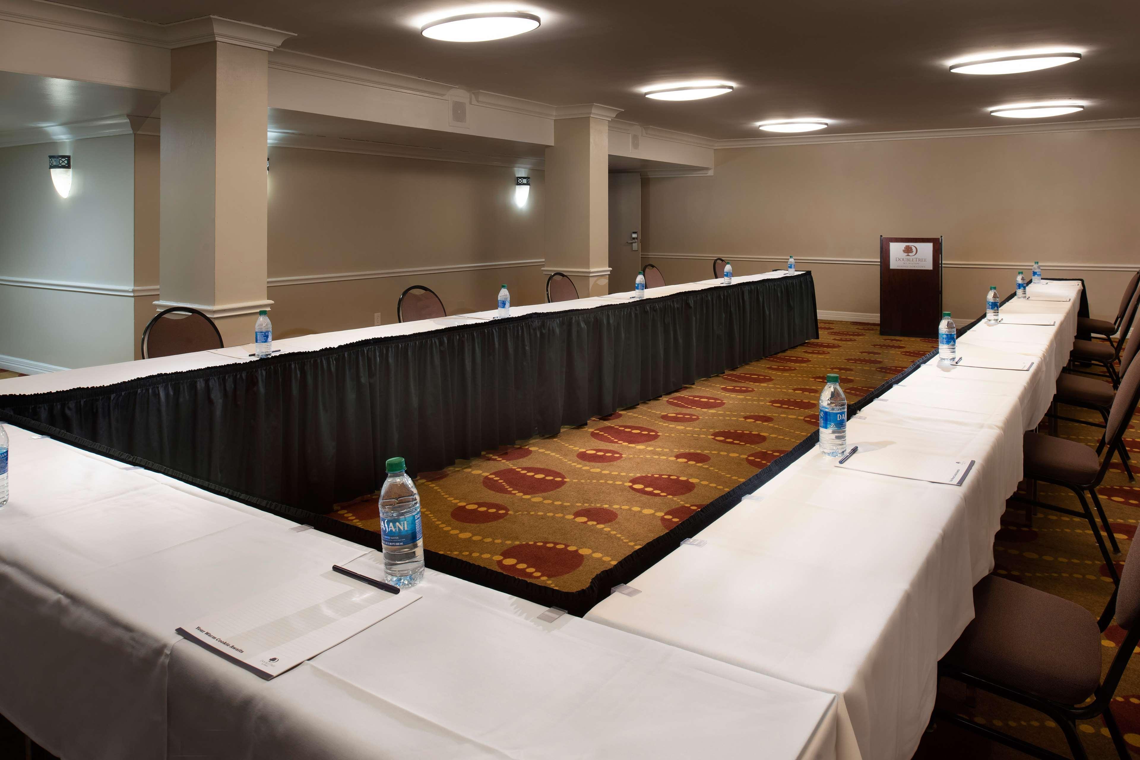 Hotel Doubletree By Hilton Memphis Downtown Esterno foto