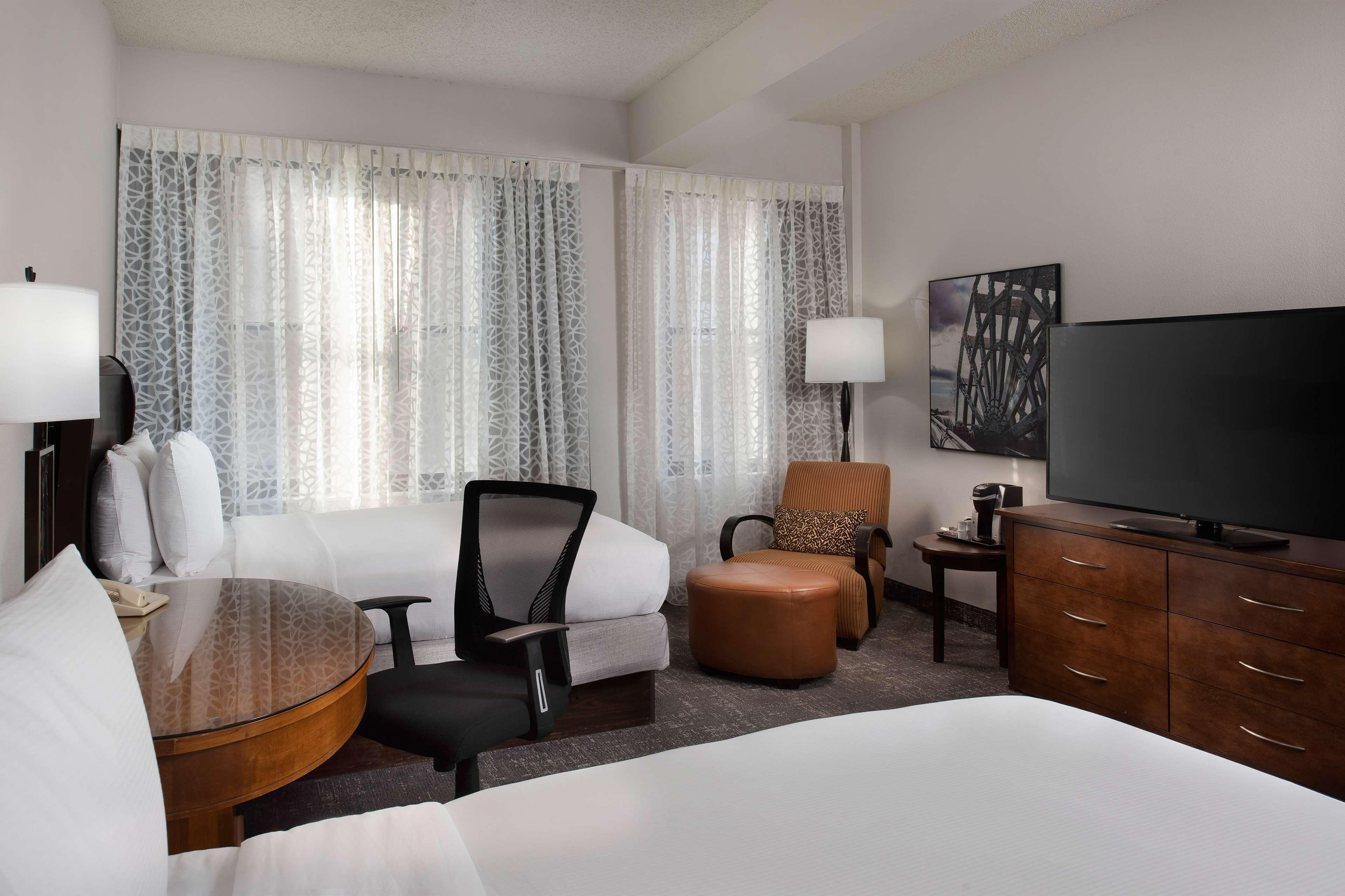 Hotel Doubletree By Hilton Memphis Downtown Esterno foto