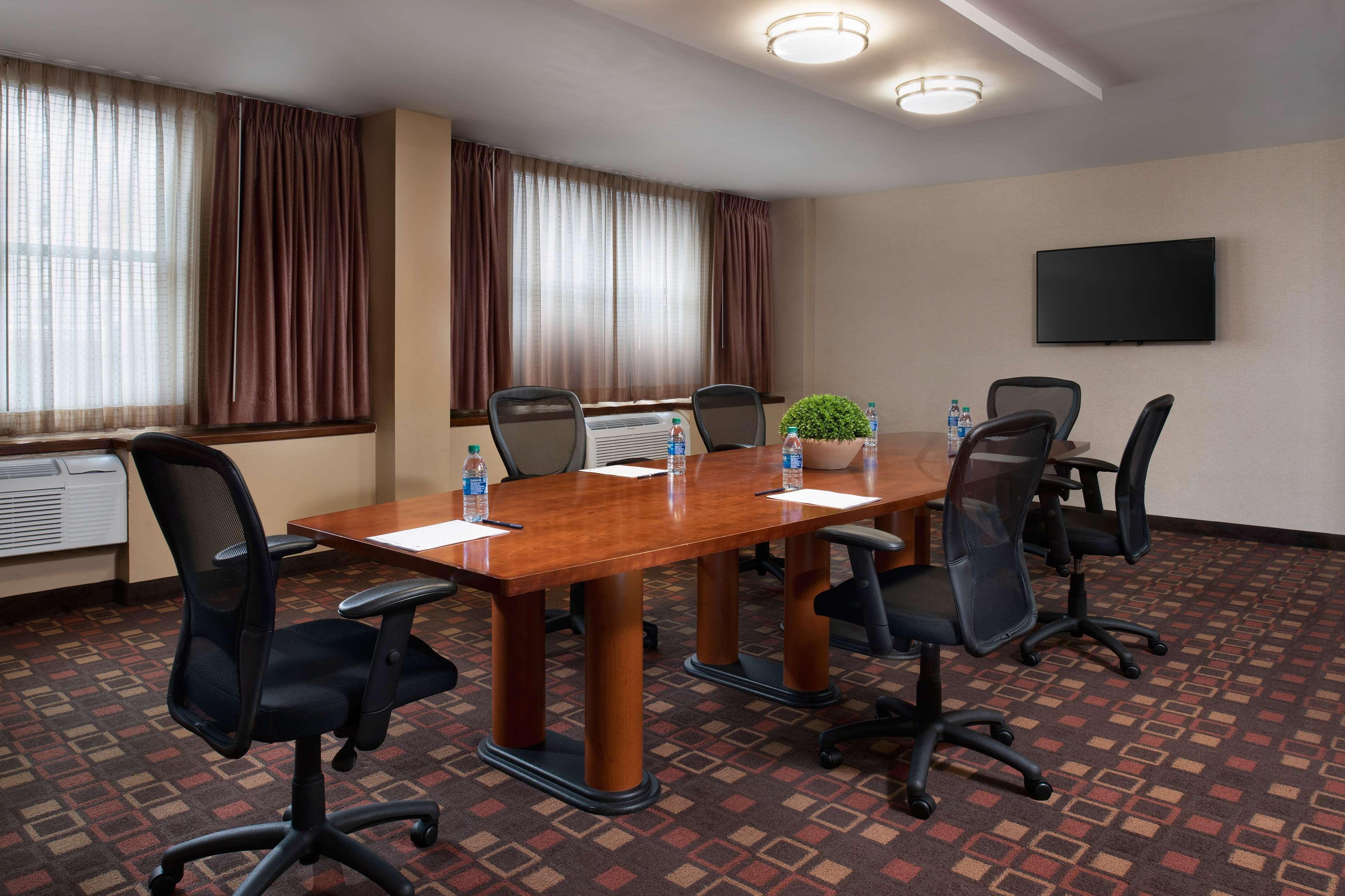 Hotel Doubletree By Hilton Memphis Downtown Esterno foto