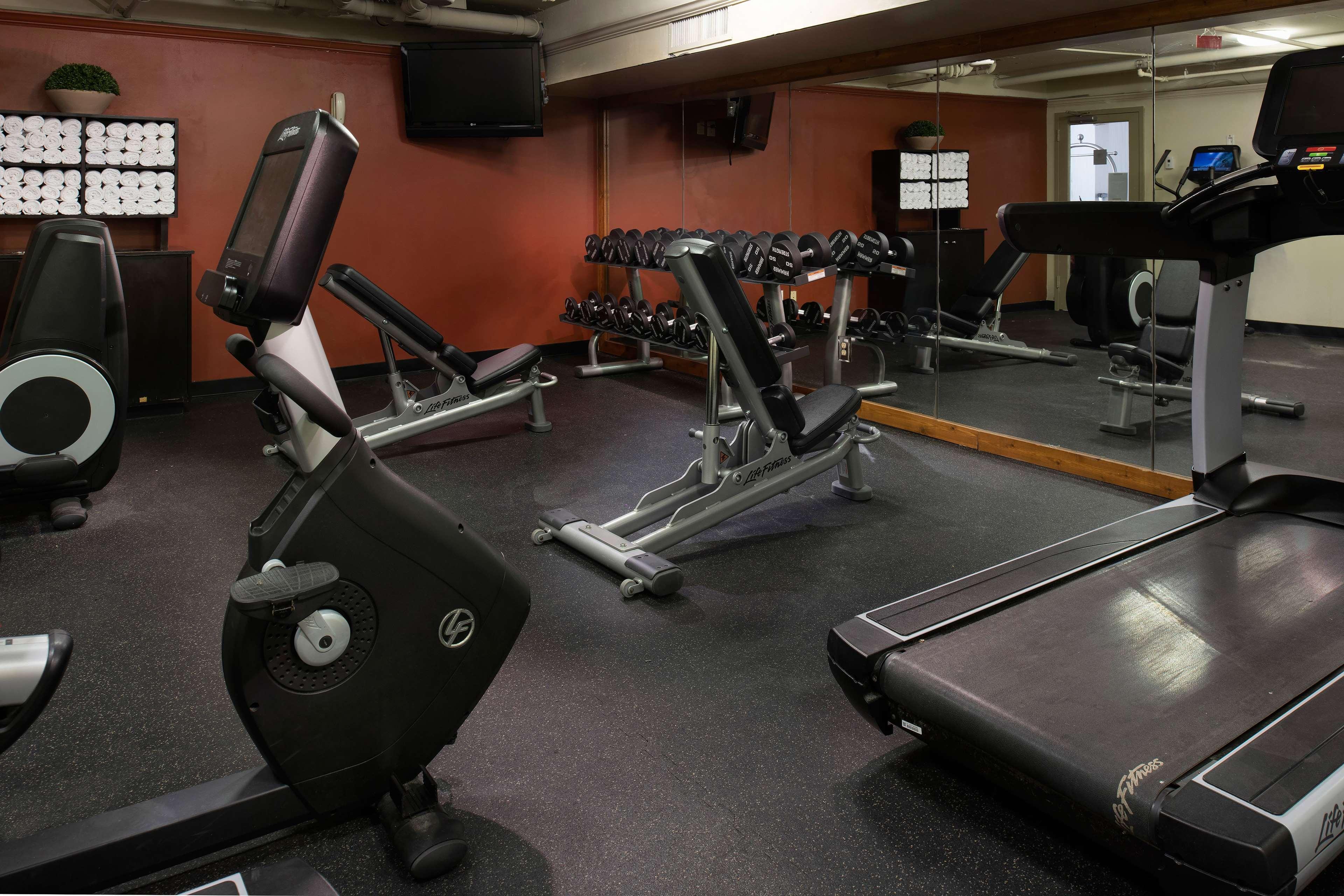 Hotel Doubletree By Hilton Memphis Downtown Esterno foto