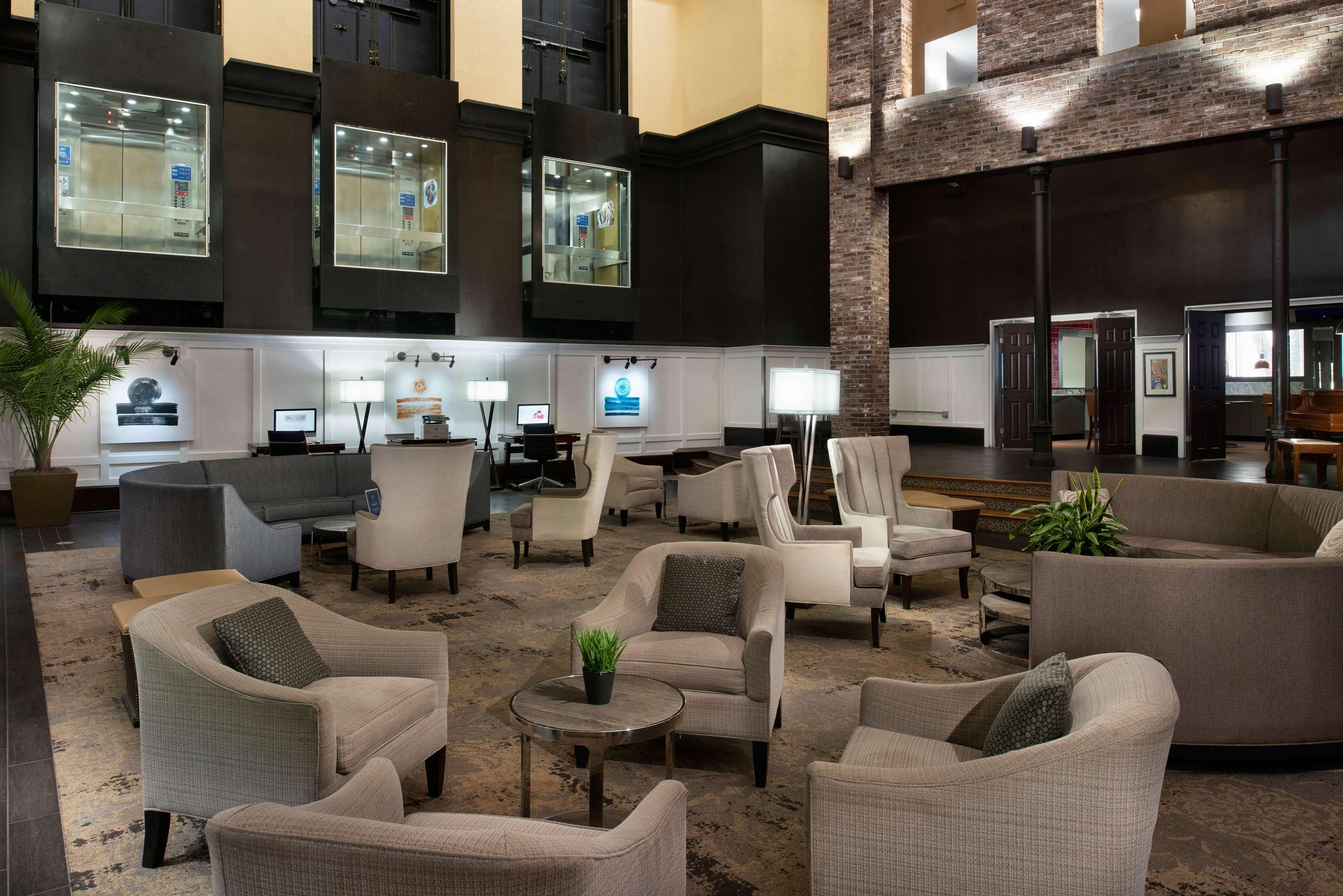 Hotel Doubletree By Hilton Memphis Downtown Esterno foto