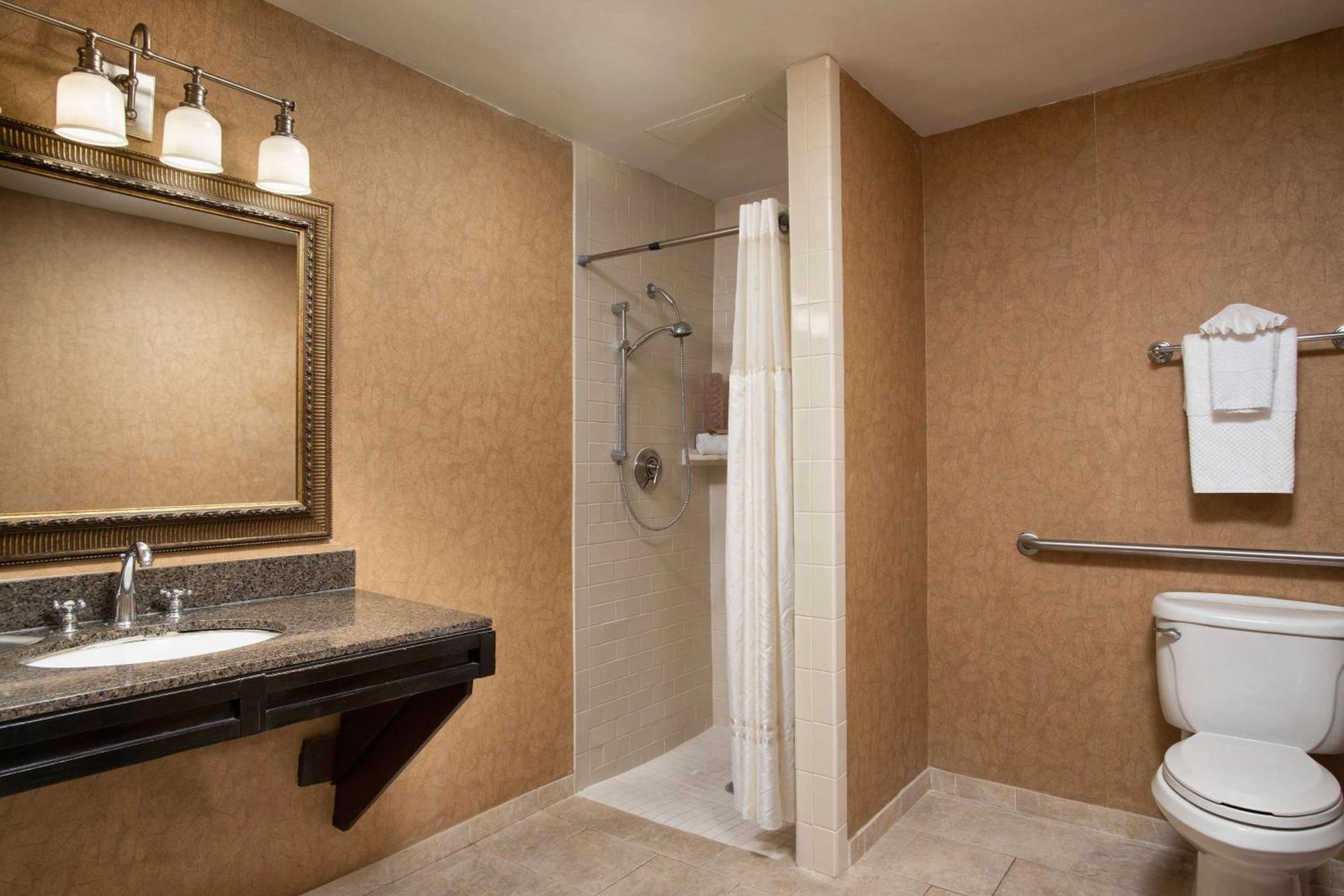 Hotel Doubletree By Hilton Memphis Downtown Esterno foto