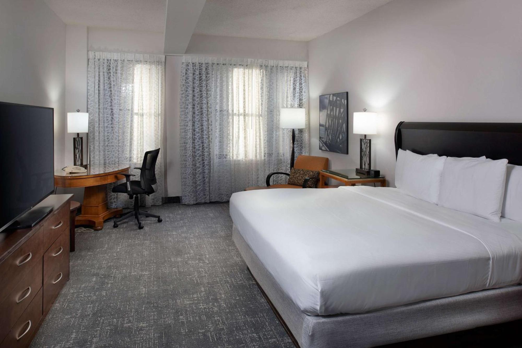 Hotel Doubletree By Hilton Memphis Downtown Esterno foto