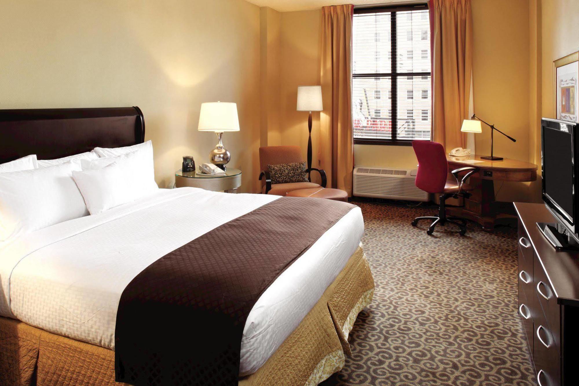 Hotel Doubletree By Hilton Memphis Downtown Esterno foto